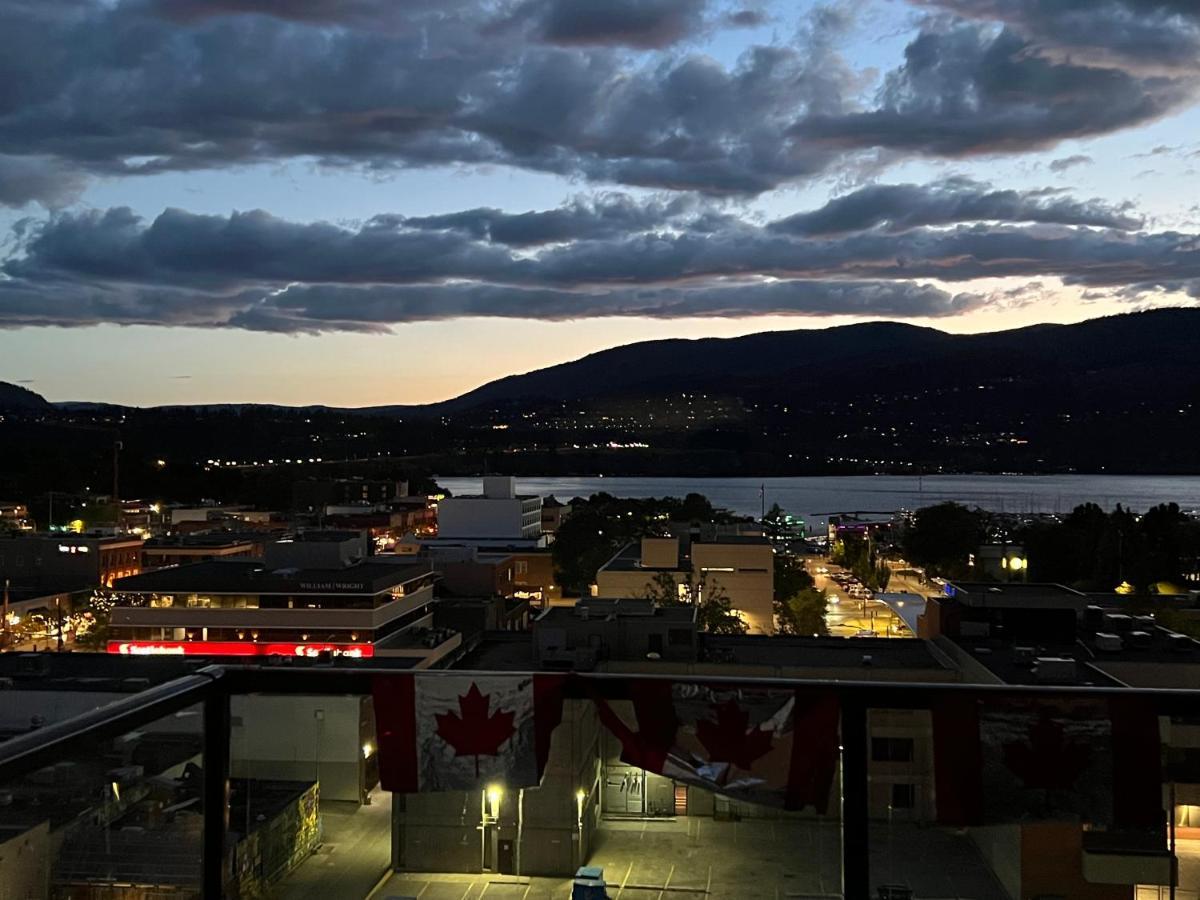 Amazing Brand New Lakeview Condo Downtown Kelowna Eksteriør bilde