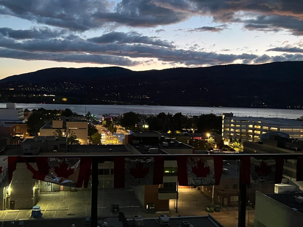 Amazing Brand New Lakeview Condo Downtown Kelowna Eksteriør bilde