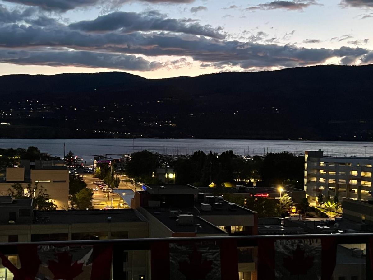 Amazing Brand New Lakeview Condo Downtown Kelowna Eksteriør bilde