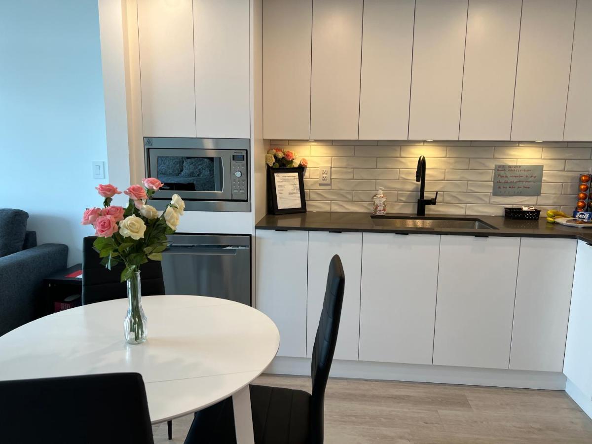 Amazing Brand New Lakeview Condo Downtown Kelowna Eksteriør bilde